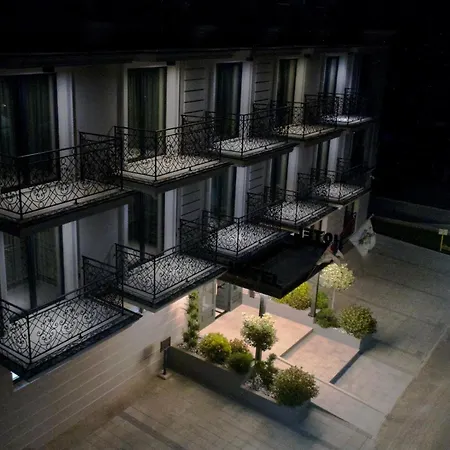 Kocka Hotel