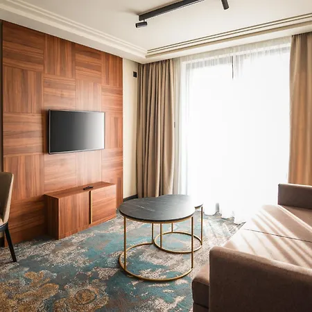 Kocka Hotel 4*