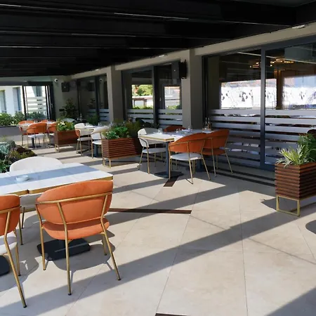 Hotel Kocka 4*